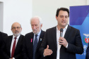 O governador Carlos Massa Ratinho Júnior nomeou nesta quarta-feira (02) os primeiros servidores efetivos da Agência Reguladora de Serviços Públicos Delegados de Infraestrutura do Paraná (Agepar). Presentes: secretários: Chefe da Casa Civil, Guto Silva; de Desenvolvimento Ambiental e de Turismo do Paraná, Márcio Nunes; presidente da Agepar, Omar Akel; de Infraestrutura e Logística, Sandro Alex; entre outros.Curitiba, 02-09-19.Foto: Arnaldo Alves / AEN.