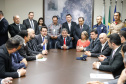 O governador Carlos Massa Ratinho Junior e o ministro da Justiça e Segurança Pública, Sergio Moro,  durante reunião com o prefeito de São José dos Pinhais, Toninho Fenelon, e os comandos das equipes de segurança da União, estados e município que atuam em conjunto no projeto-piloto iniciado pelo Ministério em 30 de agosto. 