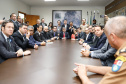 O governador Carlos Massa Ratinho Junior e o ministro da Justiça e Segurança Pública, Sergio Moro,  durante reunião com o prefeito de São José dos Pinhais, Toninho Fenelon, e os comandos das equipes de segurança da União, estados e município que atuam em conjunto no projeto-piloto iniciado pelo Ministério em 30 de agosto. 
