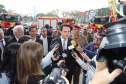 O governador Carlos Massa Ratinho Junior entrega nesta segunda-feira (07), viaturas de plataforma mecânica e um veículo auto bomba tanque. Participaram: vice-governador, Darci Piana; os secretários: da Segurança Pública, Romulo Marinho Soares, da Saúde, Beto Preto; comandante Geral da PMPR, cel. Pericles Matos; comandante do Corpo de Bombeiros, cel. Samuel Prestes; entre outros.Curitiba, 07-10-19.Foto: Arnaldo Alves / AEN.