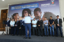 O Governo do Estado vai fortalecer a estrutura de assistência social de 164 municípios paranaenses, com o repasse de R$ 19 milhões para aprimoramento de Centros de Referência de Assistência Social (Cras) e de Centros de Referência Especializado de Assistência Social (Creas), além da concessão de benefícios eventuais