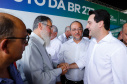 O governador Carlos Massa Ratinho Junior inaugurou nesta quinta-feira (10) o viaduto Nelson Buffara, na entrada de Paranaguá, onde a BR-277 se divide entre as avenidas Ayrton Senna e Bento Rocha. A obra é fundamental para melhorar o trânsito pesado da região e agilizar a movimentação de cargas em direção ao Porto de Paranaguá.