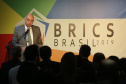 A integração de ações nas áreas de economia criativa e audiovisual estão entre os temas discutidos na quarta Reunião dos Ministros da Cultura do BRICS, que acontece nesta sexta-feira (11), em Curitiba. O secretário de Estado da Comunicação Social e Cultura, Hudson José, participou da abertura do encontro, no Museu Oscar Niemeyer.Foto: José Fernando Ogura/AEN