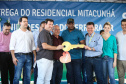 O governador Carlos Massa Ratinho Junior entrega nesta sexta-feira (11) moradias populares em Prado Ferreira. As moradias fazem parte de um projeto integrado do Governo do Estado com o Governo Federal e o município. Foto: Gilson Abreu/AEN