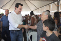 O governador Carlos Massa Ratinho Junior repassou nesta sexta-feira (11), em Nova Esperança, as chaves de moradias populares para 133 famílias do município. Presentes: prefeito de Nova Esperança, Moacir Olivatti, secretários: da Saúde, Beto Preto; de Desenvolvimento Urbano, João Carlos Ortega; presidente da Cohapar, Jorge Lange; entre outros.Nova Esperança, 11-10-19.Foto: Arnaldo Alves / AEN.
