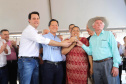 O governador Carlos Massa Ratinho Junior repassou nesta sexta-feira (11), em Nova Esperança, as chaves de moradias populares para 133 famílias do município. Presentes: prefeito de Nova Esperança, Moacir Olivatti, secretários: da Saúde, Beto Preto; de Desenvolvimento Urbano, João Carlos Ortega; presidente da Cohapar, Jorge Lange; entre outros.Nova Esperança, 11-10-19.Foto: Arnaldo Alves / AEN.