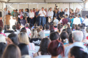 O governador Carlos Massa Ratinho Junior repassou nesta sexta-feira (11), em Nova Esperança, as chaves de moradias populares para 133 famílias do município. Presentes: prefeito de Nova Esperança, Moacir Olivatti, secretários: da Saúde, Beto Preto; de Desenvolvimento Urbano, João Carlos Ortega; presidente da Cohapar, Jorge Lange; entre outros.Nova Esperança, 11-10-19.Foto: Arnaldo Alves / AEN.