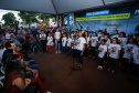 A cidade de Marumbi, no Vale do Ivaí, ganhou uma nova área para esporte e lazer. Neste sábado (12), Dia das Crianças, o governador Carlos Massa Ratinho Junior inaugurou uma unidade do programa Meu Campinho no município. O Governo do Estado investiu R$ 390 mil no espaço, que fica próximo ao conjunto habitacional Ademar Rejani. Além do Meu Campinho, Marumbi também foi a primeira cidade a receber o projeto Cinema na Praça, lançado nesta semana pelo governador.