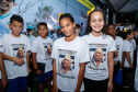 A cidade de Marumbi, no Vale do Ivaí, ganhou uma nova área para esporte e lazer. Neste sábado (12), Dia das Crianças, o governador Carlos Massa Ratinho Junior inaugurou uma unidade do programa Meu Campinho no município. O Governo do Estado investiu R$ 390 mil no espaço, que fica próximo ao conjunto habitacional Ademar Rejani. Além do Meu Campinho, Marumbi também foi a primeira cidade a receber o projeto Cinema na Praça, lançado nesta semana pelo governador.