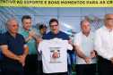 A cidade de Marumbi, no Vale do Ivaí, ganhou uma nova área para esporte e lazer. Neste sábado (12), Dia das Crianças, o governador Carlos Massa Ratinho Junior inaugurou uma unidade do programa Meu Campinho no município. O Governo do Estado investiu R$ 390 mil no espaço, que fica próximo ao conjunto habitacional Ademar Rejani. Além do Meu Campinho, Marumbi também foi a primeira cidade a receber o projeto Cinema na Praça, lançado nesta semana pelo governador.