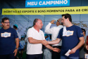 A cidade de Marumbi, no Vale do Ivaí, ganhou uma nova área para esporte e lazer. Neste sábado (12), Dia das Crianças, o governador Carlos Massa Ratinho Junior inaugurou uma unidade do programa Meu Campinho no município. O Governo do Estado investiu R$ 390 mil no espaço, que fica próximo ao conjunto habitacional Ademar Rejani. Além do Meu Campinho, Marumbi também foi a primeira cidade a receber o projeto Cinema na Praça, lançado nesta semana pelo governador.