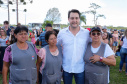 Quem foi até o Parque Estadual de Vila Velha neste domingo (13) viu um cenário diferente. Cerca de 10 balões de diversos tamanhos e formatos coloriram o céu na 1ª Revoada de Balões.
O governador Carlos Massa Ratinho Junior prestigiou o evento e disse que o investimento no turismo ambiental é a tendência mundial.
