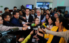 O Paraná deixará de vacinar os rebanhos de bovinos e bubalinos contra a febre aftosa a partir de 31 de outubro. A suspensão da vacinação foi autorizada por instrução normativa assinada nesta terça-feira (15) pela ministra da Agricultura, Pecuária e Abastecimento, Tereza Cristina, e o governador Carlos Massa Ratinho Junior, no Palácio Iguaçu.