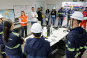 A empresa pública Portos do Paraná, através de sua Diretoria de Meio Ambiente, promoveu nesta terça-feira (15) um simulado de atendimento a vazamento de óleo. A ação envolveu diversos departamentos do porto, autoridades e agentes ambientais. O objetivo foi aprimorar ainda mais o serviço, para que a contenção do óleo em caso de atendimento a uma situação real aconteça de forma coordenada, rápida e eficiente.