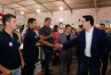 O governador Carlos Massa Ratinho Junior esteve nesta quinta-feira (17) na Agropec, nova feira agrotécnica de Guarapuava, na região central do Estado. No encontro com produtores, na abertura do evento, o governador destacou o fim da vacinação contra a febre aftosa no Paraná e disse que a região Centro-Sul será beneficiada pela medida.