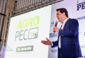 O governador Carlos Massa Ratinho Junior esteve nesta quinta-feira (17) na Agropec, nova feira agrotécnica de Guarapuava, na região central do Estado. No encontro com produtores, na abertura do evento, o governador destacou o fim da vacinação contra a febre aftosa no Paraná e disse que a região Centro-Sul será beneficiada pela medida.