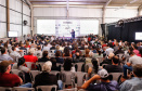 O governador Carlos Massa Ratinho Junior esteve nesta quinta-feira (17) na Agropec, nova feira agrotécnica de Guarapuava, na região central do Estado. No encontro com produtores, na abertura do evento, o governador destacou o fim da vacinação contra a febre aftosa no Paraná e disse que a região Centro-Sul será beneficiada pela medida.
