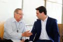 O governador Carlos Massa Ratinho Junior esteve nesta quinta-feira (17) na Agropec, nova feira agrotécnica de Guarapuava, na região central do Estado. No encontro com produtores, na abertura do evento, o governador destacou o fim da vacinação contra a febre aftosa no Paraná e disse que a região Centro-Sul será beneficiada pela medida.