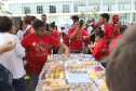 Cerca de 400 crianças do Movimento de Trabalhadores Rurais Sem-Terra (MST) fizeram uma visita, nesta sexta-feira (18), ao Palácio Iguaçu, sede do Executivo estadual. Vindas de diversos acampamentos e assentamentos de todo o Paraná, elas estão em Curitiba para o 13º Encontro Estadual dos Sem Terrinha, que começou na terça-feira (16) e termina nesta sexta. Curitiba, 18-10-19.Foto: Arnaldo Alves / AEN