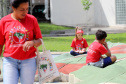 Cerca de 400 crianças do Movimento de Trabalhadores Rurais Sem-Terra (MST) fizeram uma visita, nesta sexta-feira (18), ao Palácio Iguaçu, sede do Executivo estadual. Vindas de diversos acampamentos e assentamentos de todo o Paraná, elas estão em Curitiba para o 13º Encontro Estadual dos Sem Terrinha, que começou na terça-feira (16) e termina nesta sexta. Curitiba, 18-10-19.Foto: Arnaldo Alves / AEN