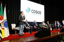 O governador Carlos Massa Ratinho Junior participou neste sábado (19), em Florianópolis (SC), da quinta reunião do Consórcio de Integração Sul e Sudeste (Cosud), que reúne os sete estados das duas regiões. Ratinho Junior destacou a importância de o consórcio discutir temas que colaborem com o País como um todo.