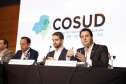 O governador Carlos Massa Ratinho Junior participou neste sábado (19), em Florianópolis (SC), da quinta reunião do Consórcio de Integração Sul e Sudeste (Cosud), que reúne os sete estados das duas regiões. Ratinho Junior destacou a importância de o consórcio discutir temas que colaborem com o País como um todo.