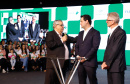 O Governo do Estado e a Federação da Agricultura do Estado do Paraná (Faep) renovaram nesta segunda-feira (21) o convênio para o programa Agrinho nas escolas estaduais do Paraná. O programa leva a escolas das redes públicas municipal e estadual atividades e materiais pedagógicos que tratam da preservação do meio ambiente, despertar da consciência de cidadania e questões que envolvem saúde e qualidade de vida.