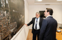 Dois potentes jatos de água batizaram simbolicamente as primeiras aeronaves que partiram com voos de Curitiba para o Interior do Estado inaugurando oficialmente, nesta terça-feira (22), o programa Voe Paraná. O governador Carlos Massa Ratinho Junior acompanhou a estreia no Aeroporto Afonso Pena, em São José dos Pinhais, recepcionando os primeiros passageiros com destino ao Interior do Estado.