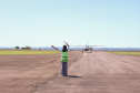 Em Guaíra, no Oeste do Paraná, fronteira com o Paraguai, a nova linha aérea ligando a Curitiba, inaugurada nesta terça-feira (22), deverá concretizar o projeto de lojas francas, que já está autorizado e regulamentado, esperando apenas investimentos de empresários. O município integra a malha aeroviária do programa Voe Paraná.Foto: Prefeitura de Guaíra