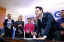 Um ato na prefeitura de Ponta Grossa, nos Campos Gerais, marcou a instalação da sede do Governo do Estado na cidade na manhã desta quarta-feira (23). Por dois dias, na quarta e quinta-feira (24), toda a equipe da administração pública estadual despachará do Centro de Eventos de Ponta Grossa.