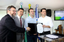 O governador também se reuniu com a equipe de governo na Feira Paraná, em Ponta Grossa. Foram discutidos temas como a reunião de prefeitos, na próxima semana em Foz do Iguaçu, os detalhes sobre o acordo de leniência com a concessionária Rodonorte, que resultará em obras prioritárias para a infraestrutura viária de Ponta Grossa e outras cidades paranaenses e a concessão do parque Vila Velha.
