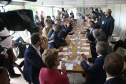 O governador também se reuniu com a equipe de governo na Feira Paraná, em Ponta Grossa. Foram discutidos temas como a reunião de prefeitos, na próxima semana em Foz do Iguaçu, os detalhes sobre o acordo de leniência com a concessionária Rodonorte, que resultará em obras prioritárias para a infraestrutura viária de Ponta Grossa e outras cidades paranaenses e a concessão do parque Vila Velha.