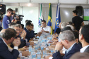 O governador também se reuniu com a equipe de governo na Feira Paraná, em Ponta Grossa. Foram discutidos temas como a reunião de prefeitos, na próxima semana em Foz do Iguaçu, os detalhes sobre o acordo de leniência com a concessionária Rodonorte, que resultará em obras prioritárias para a infraestrutura viária de Ponta Grossa e outras cidades paranaenses e a concessão do parque Vila Velha.