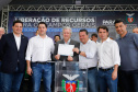 O governador Carlos Massa Ratinho Junior entregou nesta quinta-feira (24) licenças ambientais a seis empresas que vão investir mais de R$ 1,34 bilhão em empreendimentos nos Campos Gerais. São ampliações de serviços e novas construções industriais que contribuem para o desenvolvimento da Região.
