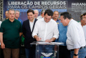Ponta Grossa e outros 12 municípios dos Campos Gerais vão investir R$ 19,9 milhões em pavimentação de ruas, compra de equipamentos de videomonitoramento, máquinas, ambulância e ônibus escolares, além de ações na área da saúde. Os recursos são do Governo do Estado. As licitações e homologações das obras e aquisições foram autorizadas pelo governador Carlos Massa Ratinho Junior nesta quinta-feira (24) em Ponta Grossa.