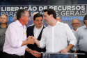 Ponta Grossa e outros 12 municípios dos Campos Gerais vão investir R$ 19,9 milhões em pavimentação de ruas, compra de equipamentos de videomonitoramento, máquinas, ambulância e ônibus escolares, além de ações na área da saúde. Os recursos são do Governo do Estado. As licitações e homologações das obras e aquisições foram autorizadas pelo governador Carlos Massa Ratinho Junior nesta quinta-feira (24) em Ponta Grossa.