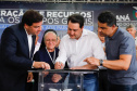 Ponta Grossa e outros 12 municípios dos Campos Gerais vão investir R$ 19,9 milhões em pavimentação de ruas, compra de equipamentos de videomonitoramento, máquinas, ambulância e ônibus escolares, além de ações na área da saúde. Os recursos são do Governo do Estado. As licitações e homologações das obras e aquisições foram autorizadas pelo governador Carlos Massa Ratinho Junior nesta quinta-feira (24) em Ponta Grossa.