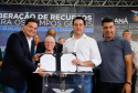 Ponta Grossa e outros 12 municípios dos Campos Gerais vão investir R$ 19,9 milhões em pavimentação de ruas, compra de equipamentos de videomonitoramento, máquinas, ambulância e ônibus escolares, além de ações na área da saúde. Os recursos são do Governo do Estado. As licitações e homologações das obras e aquisições foram autorizadas pelo governador Carlos Massa Ratinho Junior nesta quinta-feira (24) em Ponta Grossa.