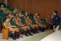 O Batalhão de Polícia Rodoviária (BPRv) promoveu nessa quinta-feira (24), em Curitiba, o IV Seminário do BPRv. Os 56 comandantes dos postos rodoviários de todo o Estado participaram das atividades no auditório do Departamento de Estradas e Rodagens (DER). As palestras tiveram temas diferenciados para abordar as ações desenvolvidas pelos policiais nas rodovias.