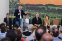 O governador Carlos Massa Ratinho Junior e a presidente do IBGE (Instituto Brasileiro de Geografia e Estatística), Susana Cordeiro Guerra, divulgam nesta sexta-feira (25), no Palácio Iguaçu, os números do Censo Agropecuário 2017.  Curitiba, 25/10/2019 - Foto: Geraldo Bubniak/AEN