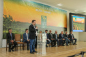 O governador Carlos Massa Ratinho Junior e a presidente do IBGE (Instituto Brasileiro de Geografia e Estatística), Susana Cordeiro Guerra, divulgam nesta sexta-feira (25), no Palácio Iguaçu, os números do Censo Agropecuário 2017.  Na foto, o prefeito de Pérola e presidente da Associação dos Municípios do Paraná (AMP), Darlan Scalco. Curitiba, 25/10/2019 - Foto: Geraldo Bubniak/AEN