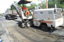 A PR-092, de Wenceslau Braz até o entroncamento com a BR-153, em uma extensão de 75,27 quilômetros, está recebendo remendos e implantação de drenos. Os serviços são no lote 6 do programa Conservação e Recuperação com Melhorias do Estado do Pavimento (Cremep) do Departamento de Estradas de Rodagem do Paraná (DER/PR), e atendem também os municípios de Siqueira Campos, Quatiguá e Joaquim Távora, todos no Norte Pioneiro. Foto: Divulgação/DER