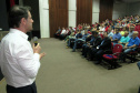 A Companhia de Saneamento do Paraná (Sanepar) vai implantar coleta e tratamento de esgoto em Pérola, no Noroeste do Estado. O projeto da obra foi apresentado nesta quinta-feira (24) pelo diretor-presidente da empresa, Claudio Stabile, e pelo diretor de Investimentos, Joel de Jesus Macedo, ao prefeito Darlan Scalco, secretários municipais, vereadores e representantes da sociedade civil. Foto: Divulgação/Sanepar