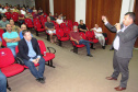 A Companhia de Saneamento do Paraná (Sanepar) vai implantar coleta e tratamento de esgoto em Pérola, no Noroeste do Estado. O projeto da obra foi apresentado nesta quinta-feira (24) pelo diretor-presidente da empresa, Claudio Stabile, e pelo diretor de Investimentos, Joel de Jesus Macedo, ao prefeito Darlan Scalco, secretários municipais, vereadores e representantes da sociedade civil. Foto: Divulgação/Sanepar