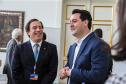 O governador Carlos Massa Ratinho Junior se reúne nesta segunda-feira (28) com o presidente da Caixa Econômica Federal, Pedro Guimarães, para discutir parcerias e investimentos em saneamento e habitação, no Palácio Iguaçu.  Curitiba, 28/10/2019 - Foto: Geraldo Bubniak/AEN