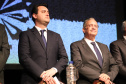 O governador Carlos Massa Ratinho Junior participou nesta segunda-feira (28), em Curitiba, da solenidade de posse da nova diretoria da Fiep, que será liderada pelo empresário Carlos Valter Martins Pedro nos próximos quatro anos. Ele substitui Edson Campagnolo no comando da federação. Foto: José Fernando Ogura/AEN