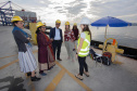 Mais de 7 mil pessoas já visitaram o Porto de Paranaguá em 2019. Em março deste ano, a empresa pública Portos do Paraná intensificou as visitas de grupos técnicos. Em junho, passou a receber os interessados também aos sábados. São estudantes, empresários e agricultores que querem aprender sobre logística e comércio internacional.