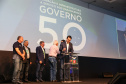 O Governo do Paraná lançou um grande pacote de habitação popular que prevê a construção de 9 mil moradias em diversos municípios do Estado até 2022. O investimento é da ordem de R$ 1 bilhão a serem aplicados ao longo dos próximos três anos. O protocolo de intenções firmado com a Pacaembu Construtora foi assinado pelo governador Carlos Massa Ratinho Junior nesta quinta-feira (31), durante a abertura do evento Governo 5.0, em Foz do Iguaçu.  Foto: Geraldo Bubniak/AEN