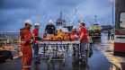 Diversas entidades que compõem a comunidade portuária participaram quinta-feira (7) de um simulado de acidente em um rebocador no Porto de Paranaguá. Para avaliar a reação dos envolvidos, poucos foram avisados do exercício. O fator surpresa foi o principal. Curitiba, 08-11-2019