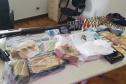 A operação conjunta entre a Divisão Estadual de Narcóticos do Paraná (Denarc) e a Guarda Municipal de São José dos Pinhais resultou na prisão de um homem, de 29 anos, responsável pelo armazenamento e venda de drogas em vários bairros daquela cidade nesta quinta-feira (07)